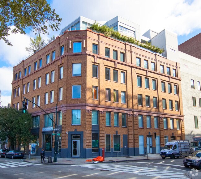 Photo - 120-126 Eleventh Ave