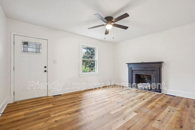 Photo - 1004 Charlotte Ave