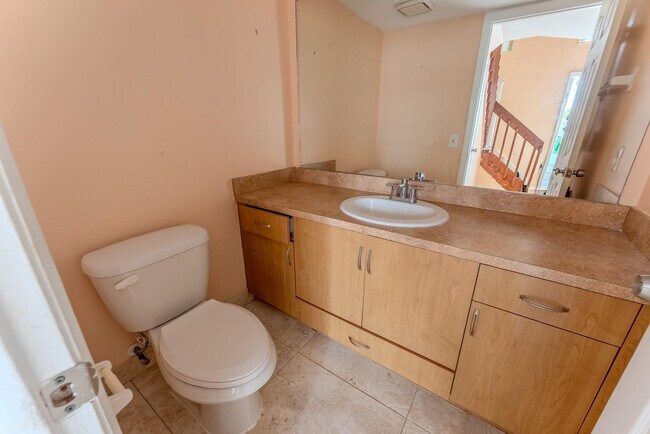 Photo - 626 NE 195th St