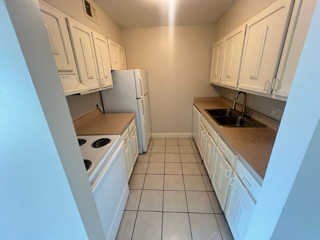 Photo - 4401 S 27th St Unit E14