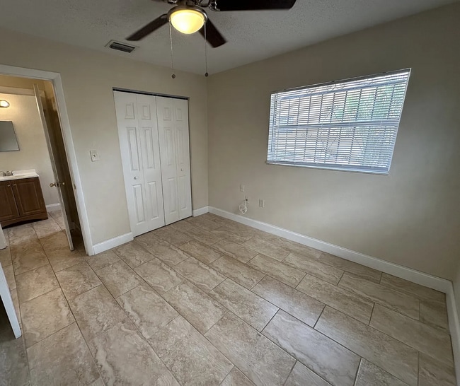 Photo - 303 W Myrtle St