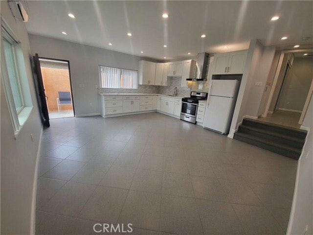 Photo - 14728 Kingsbury St