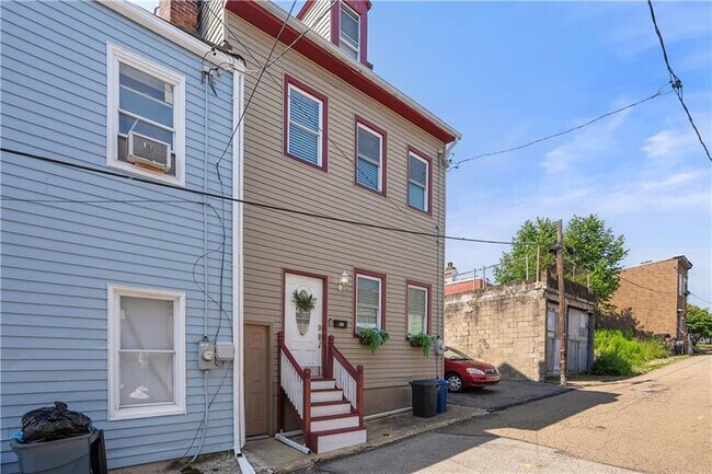 Photo - 841 Blossom Wy