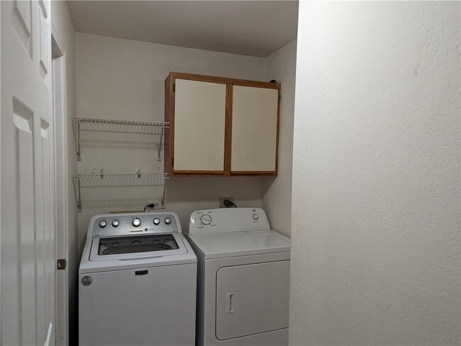 Photo - 2082 E Farr Ln