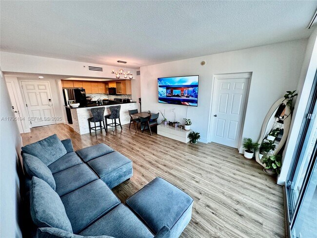 Building Photo - 140 S Dixie Hwy Unit 921