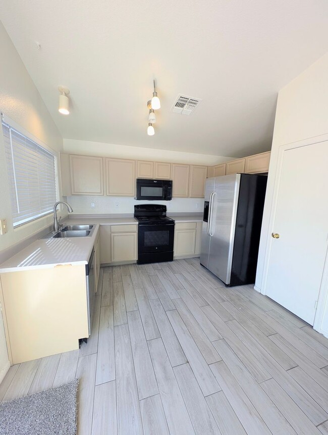 Photo - AVAILABLE NOW IN GREAT GILBERT LOCATION - NEELY RANCH!!!