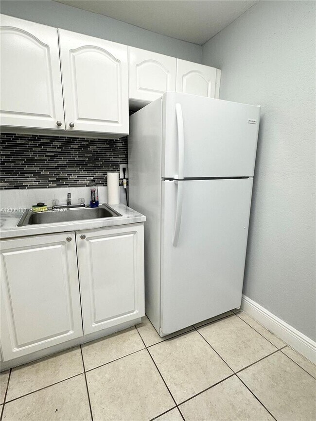 Photo - 9405 SW 76th St Unit Y32