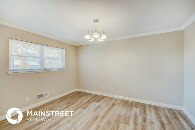 Photo - 102 Shawnee Ln NW