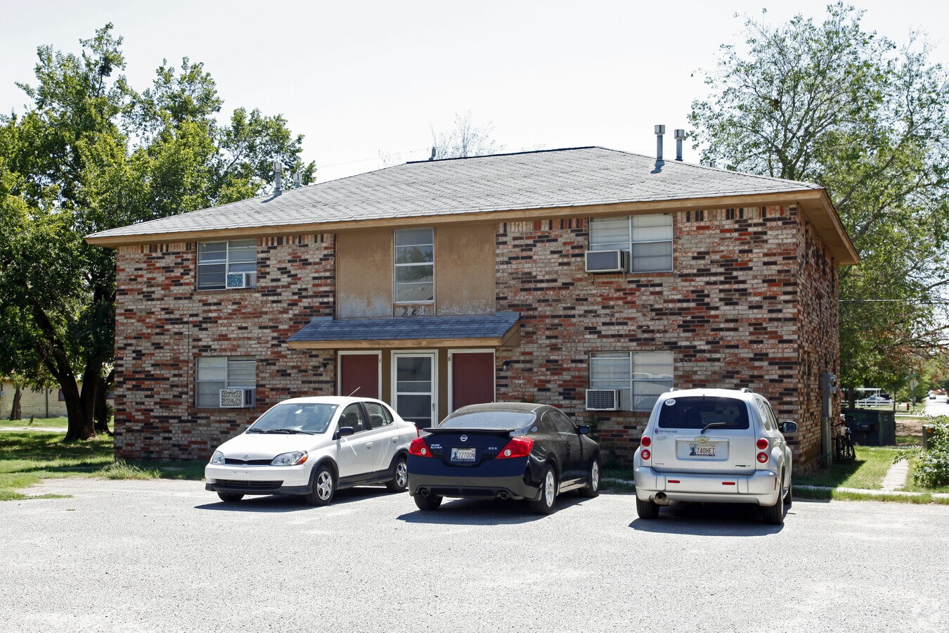 Photo - 222-228 Mccullough St Apartments