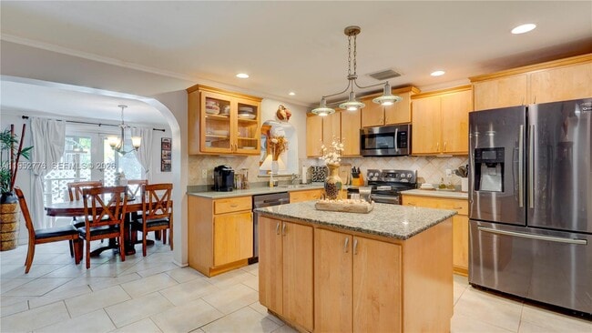 Photo - 150 Azalea St