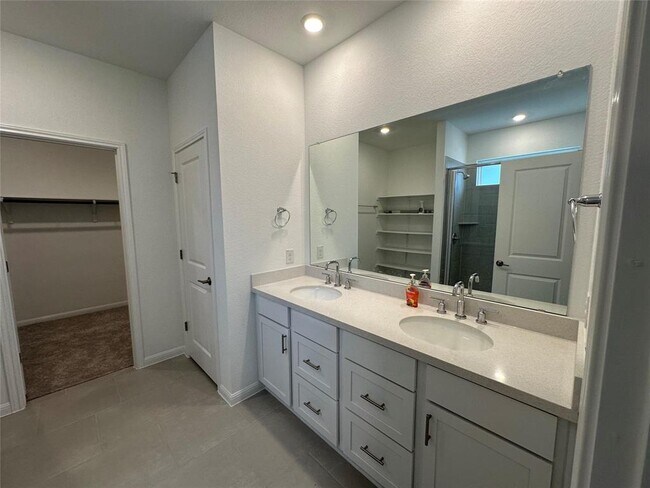 Photo - 112 Diorite Dr