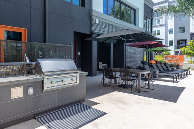 Outdoor Kitchen
