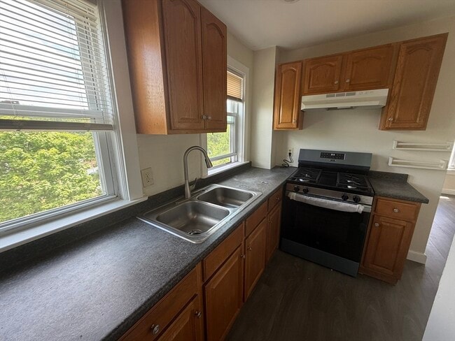 Building Photo - 287 3rd St Unit 3