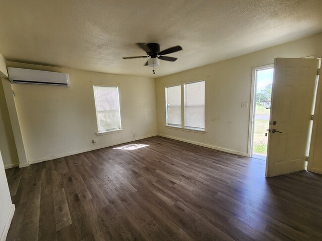 Photo - 2901 Frederick Dr