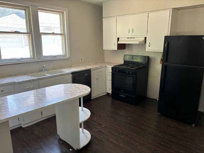 Photo - 3664 E 52nd St