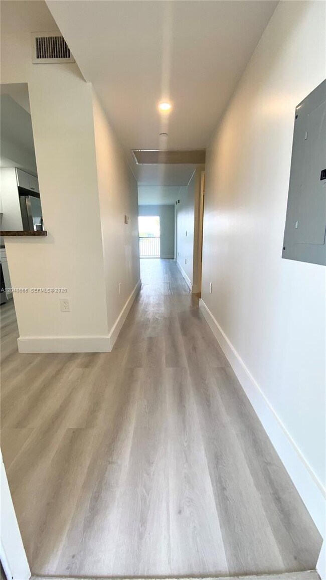 Photo - 13800 SW 5th Ct Unidad 209M