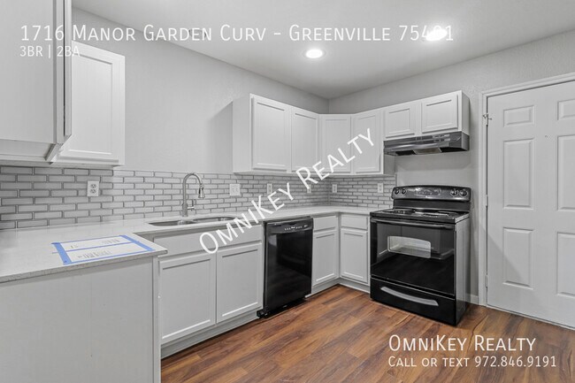 Photo - 1716 Manor Garden Curve