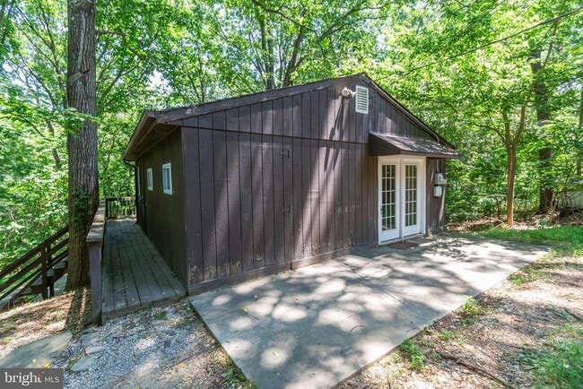 Photo - 160 Greenwood Rd