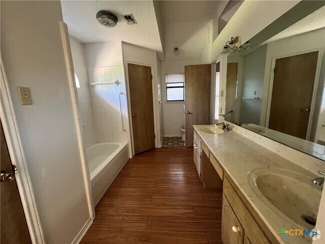 Building Photo - 4708 Bluestem Ln Rental