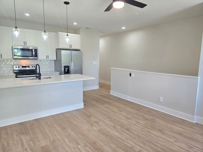 Large, open great room - 3914 De Tonty St Unit A - 2nd floor
