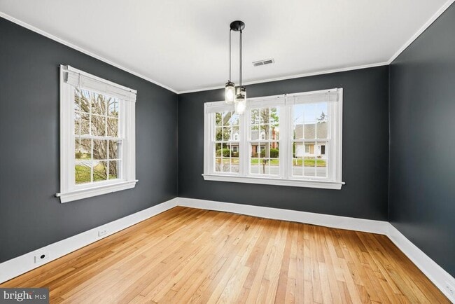 Photo - 304 Elm Ave