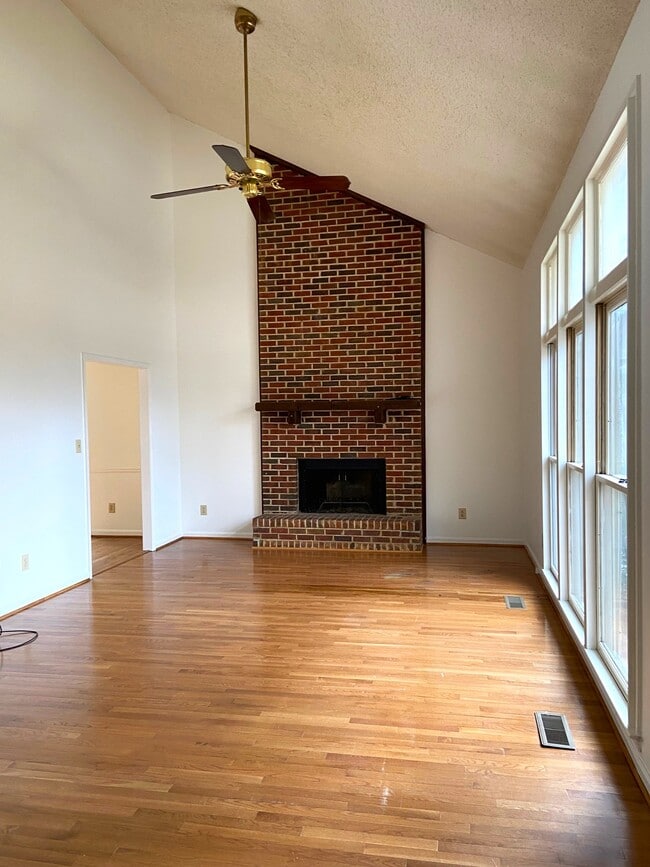 Photo - 223 Cambo Ter