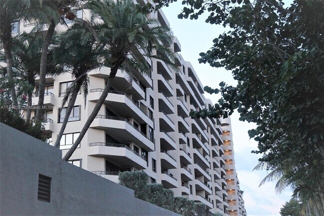 Building Photo - 251 Crandon Blvd Unit 408 Rental