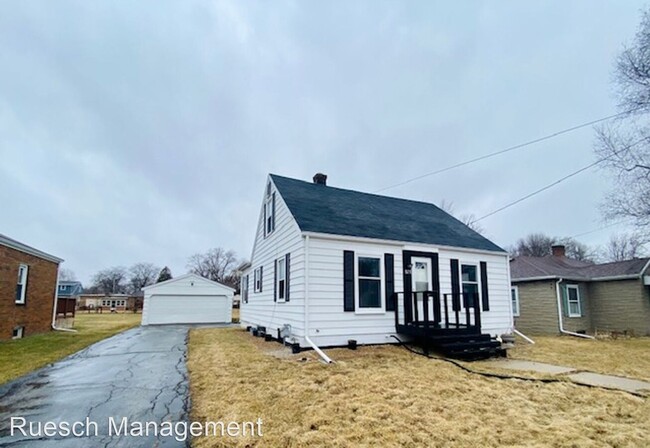 3 Bedroom Home in Menasha - 3 Bedroom Home in Menasha