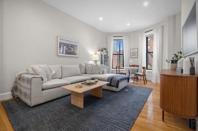 Building Photo - 416 Columbus Ave Unit 2