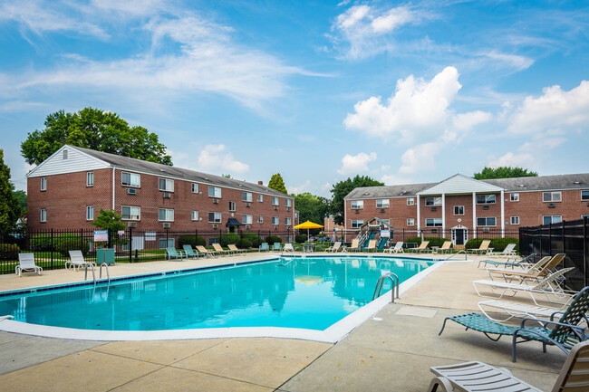 Photo - Sweetbriar Apartments