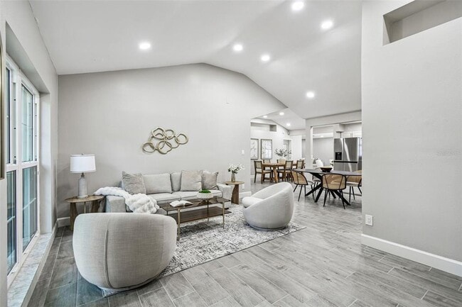 Photo - 2 S Treasure Dr