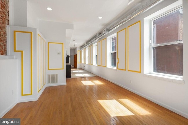 Photo - 1704 W Girard Ave Unit 2