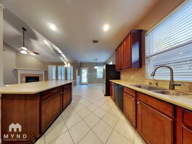 15030 Summer Knoll Ln