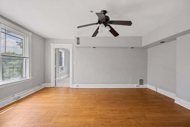 Photo - 494 Riddle Rd Unit 3