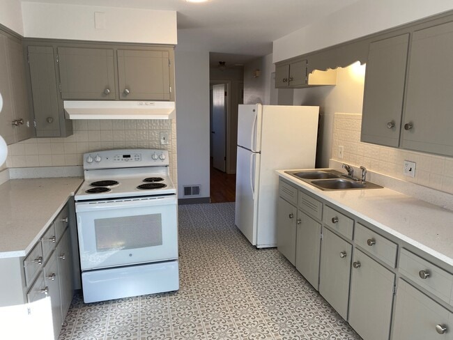 Photo - 2005 Kendall St