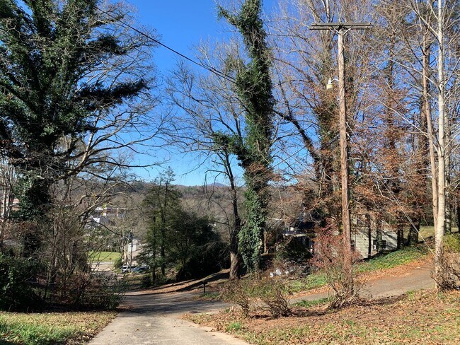 Photo - Bayless Street Downtown One Bedroom