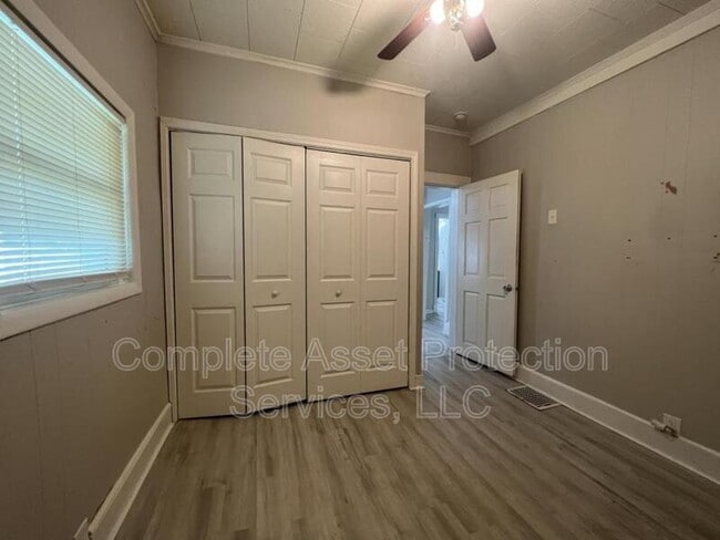 Photo - 111 Laurel St