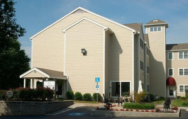 Building Photo - 101 S Columbia St Unit 50