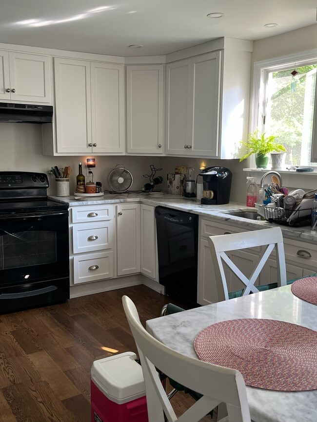 Photo - 592 Long Pond Rd