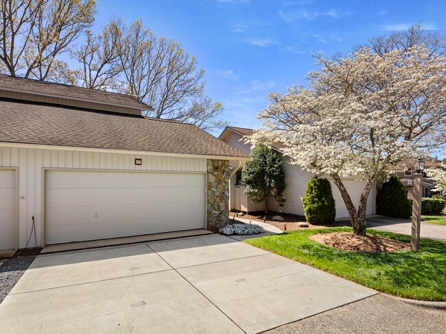 Photo - 106 Clubwood Ct