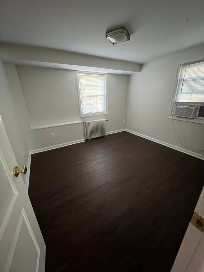 2nd bedroom - 1700 Dewitt Ave Unit 1