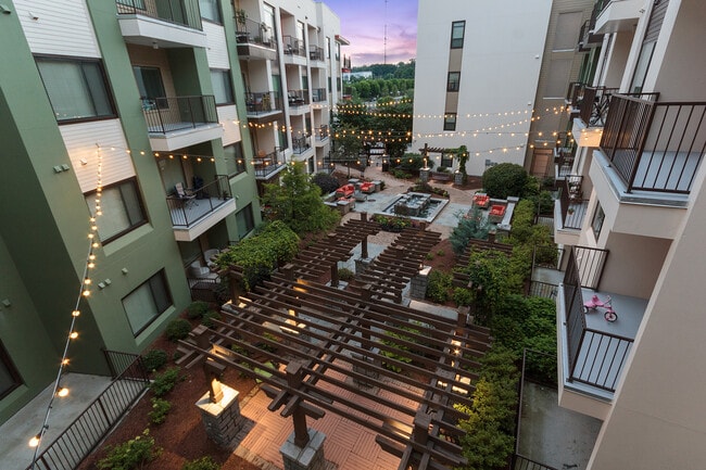 Photo - AMLI Ponce Park