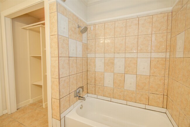 Photo - 5902 Hornwood Dr