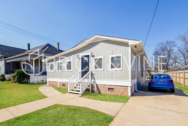 Photo - 2818 Avenue G