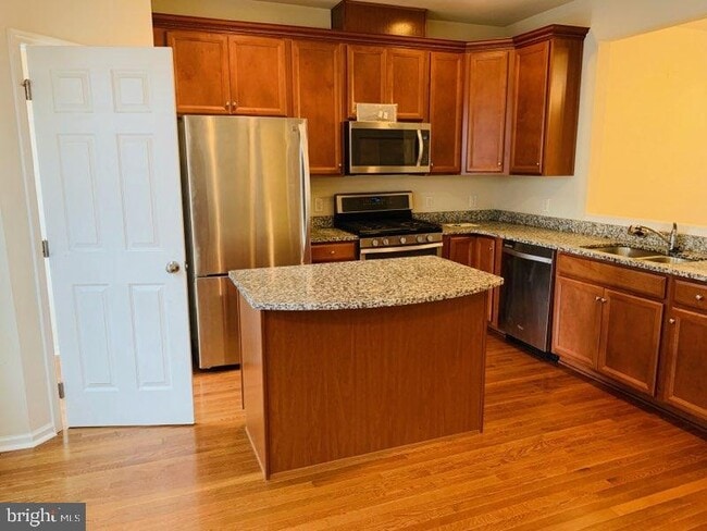 Photo - 114 Admiral Ln
