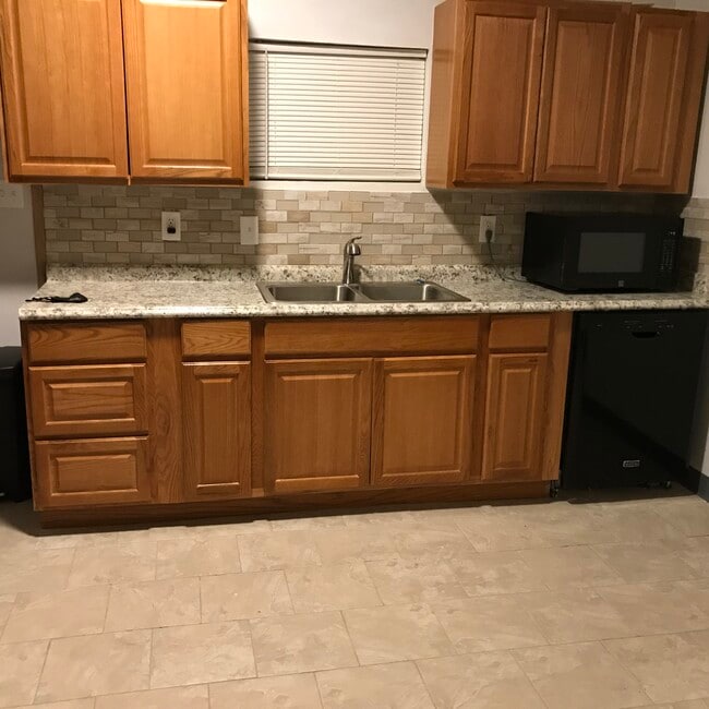 Photo - 1476 E 114th St