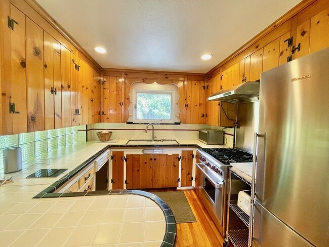 Photo - 11524 6th Ave NW