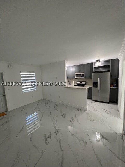 Building Photo - 4250 SW 67th Ave Unit 24