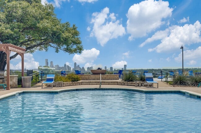 Photo - Cliffs at Barton Creek Apartments