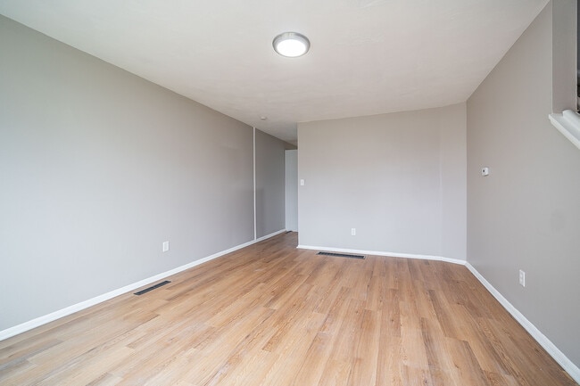 Photo - 1401 Lockbourne Rd